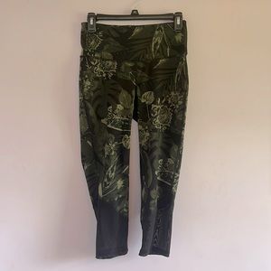 Size M Old Navy Compression Pants